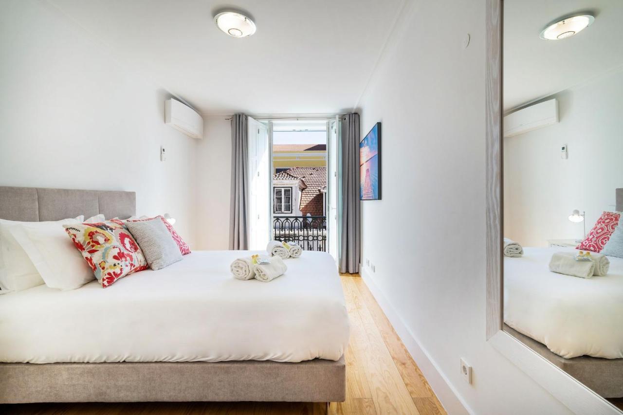 Amazing 1Bdr Apartment In Chiado By Lovelystay Lisboa Exterior foto