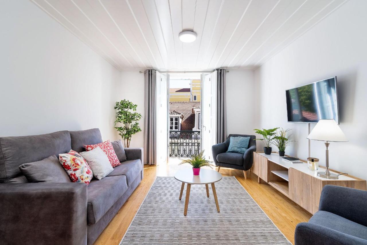 Amazing 1Bdr Apartment In Chiado By Lovelystay Lisboa Exterior foto